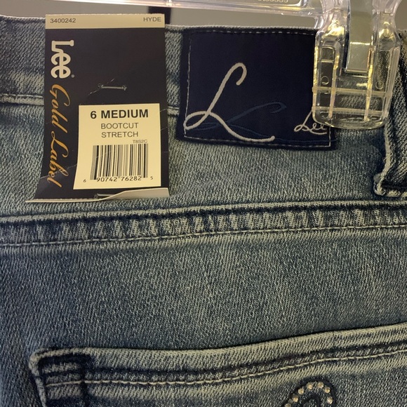 Brand New Lee Jeans. 6 medium bootcut stretch - Picture 3 of 3